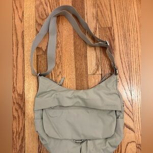 NWOT Samsonite Travel Bag Beige Nylon